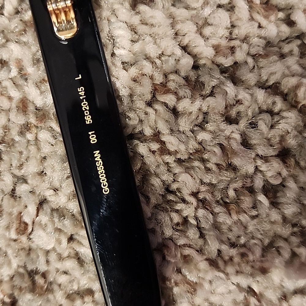 Gucci Sunglass with case - Picture 5 of 5